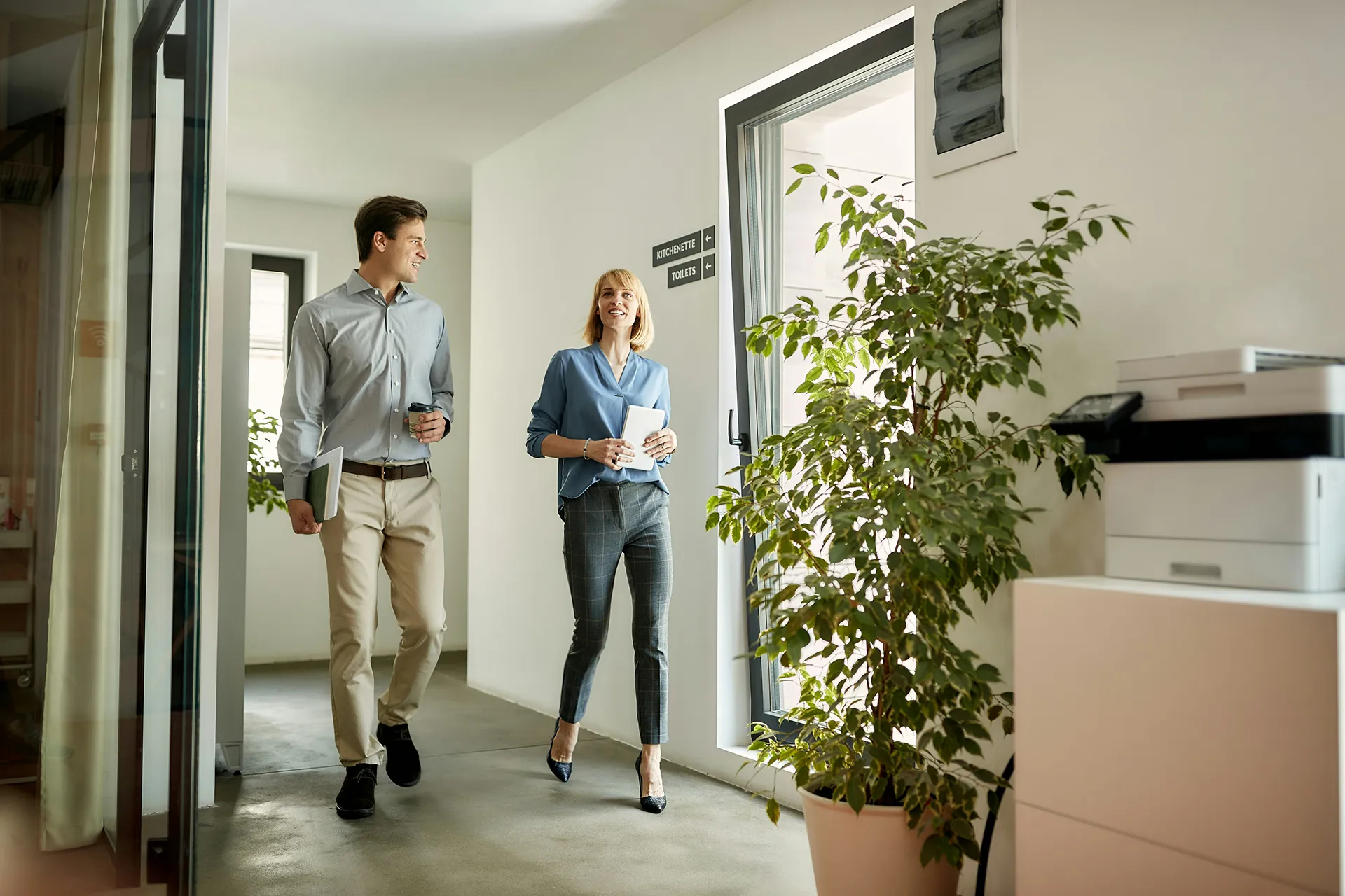 Découvrez le rôle du compromis de vente en immobilier : engagement, délai de rétractation, conditions suspensives et accompagnement par le notaire.